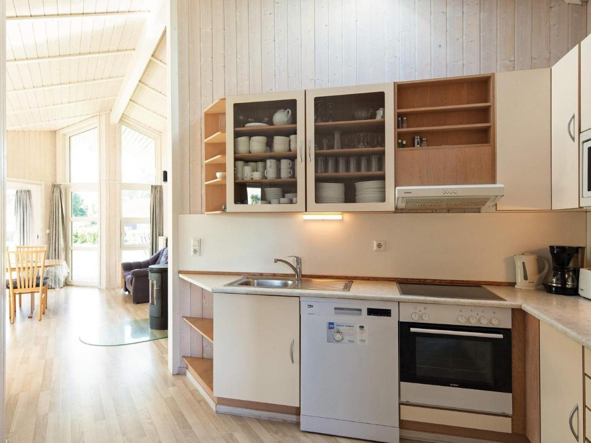12 Person Holiday Home In Grömitz Esterno foto